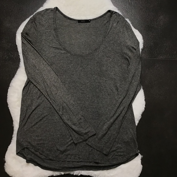 Aritzia Talula Long Sleeve Tee - Picture 1 of 6